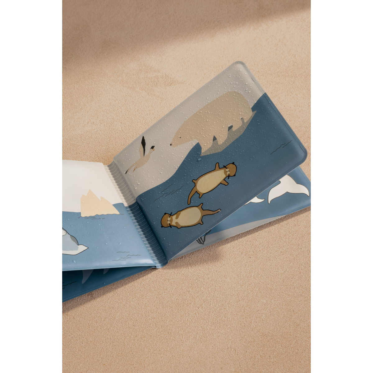 Liewood Waylon Bath book - Arctic Sea / Ocean view - BATH TOYS