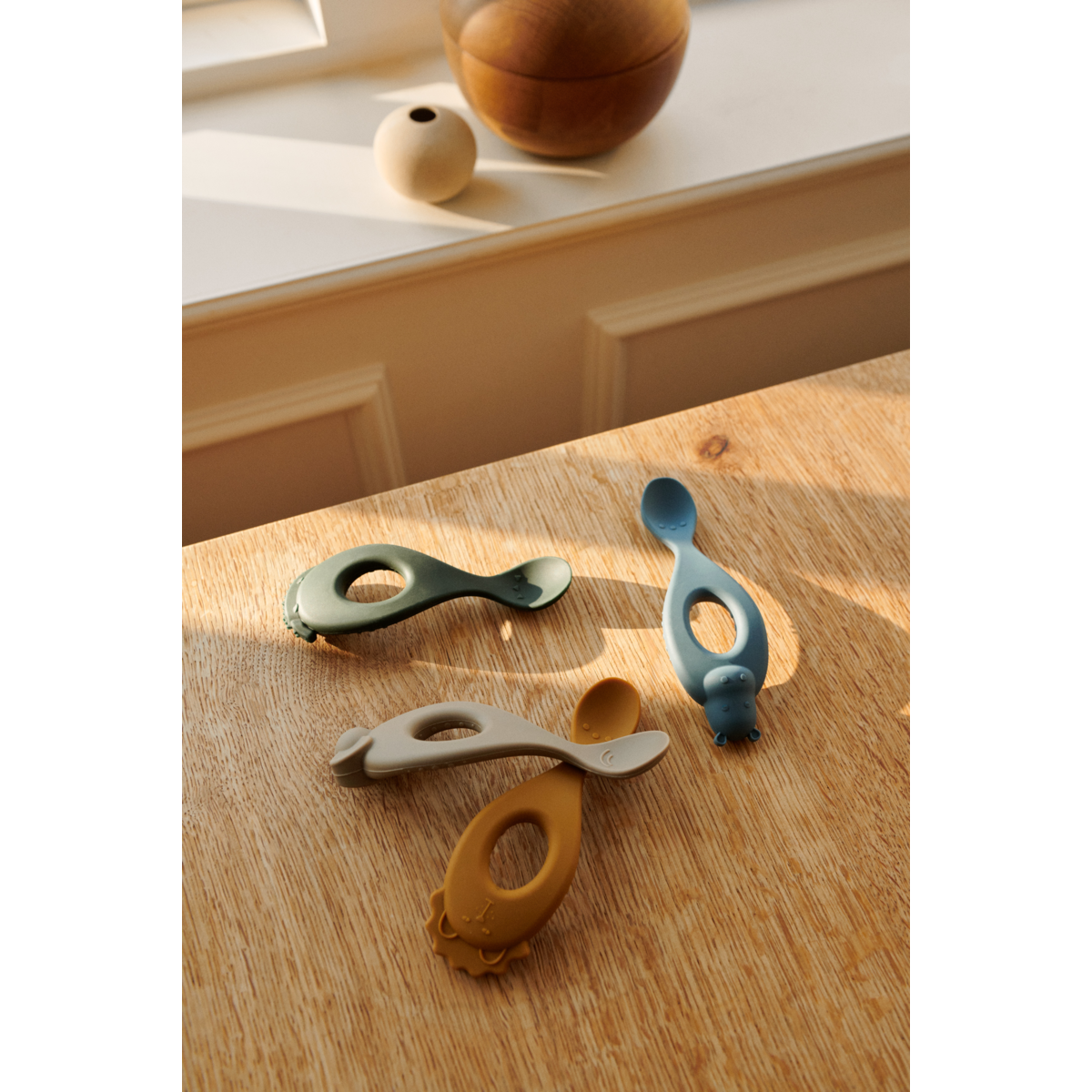 Liewood Liva Silicone Spoon 4-Pack - Safari/blue multi mix - CUTLERY