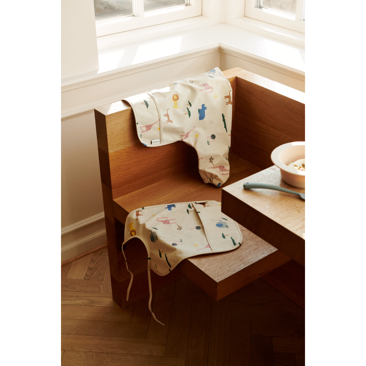 Liewood Merle Cape Bib - Safari sandy mix - CAPE BIB