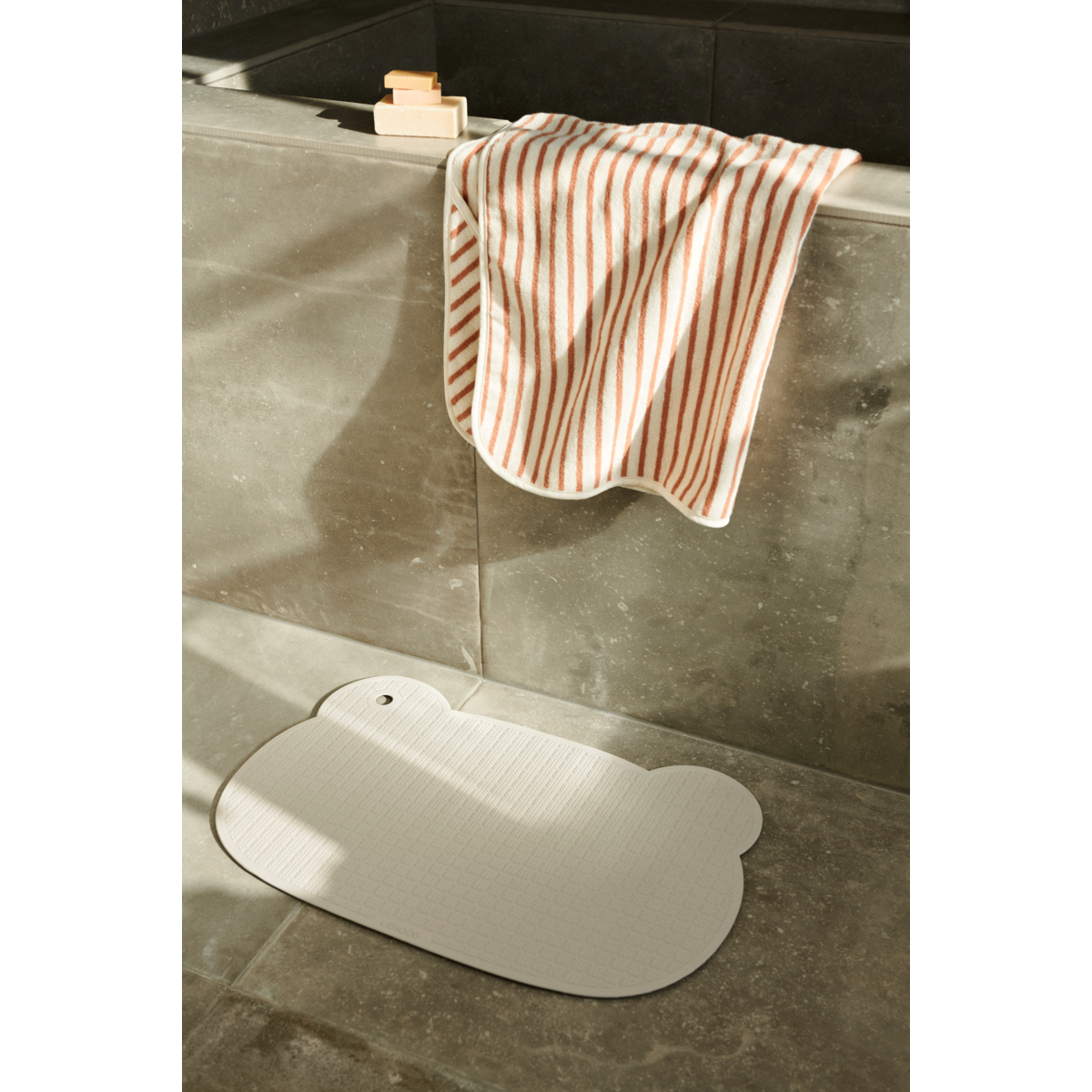 Liewood Sailor Bath Mat - Mr bear sandy - BATH MAT