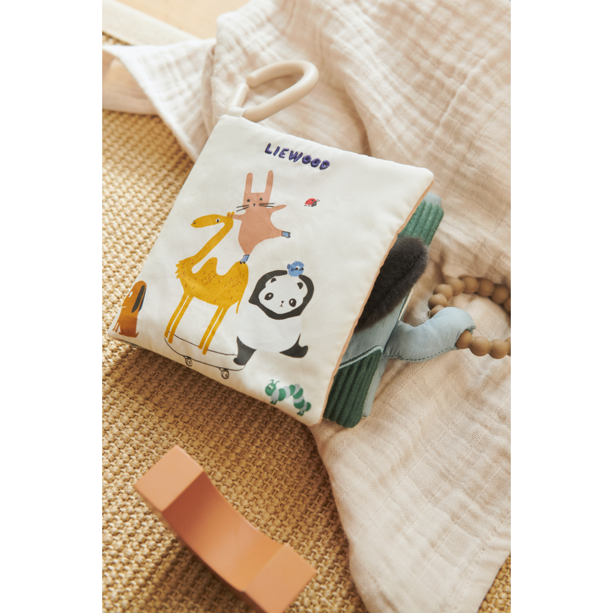 Liewood Fey Soft Book - Around the world / Sandy - FABRIC BOOK