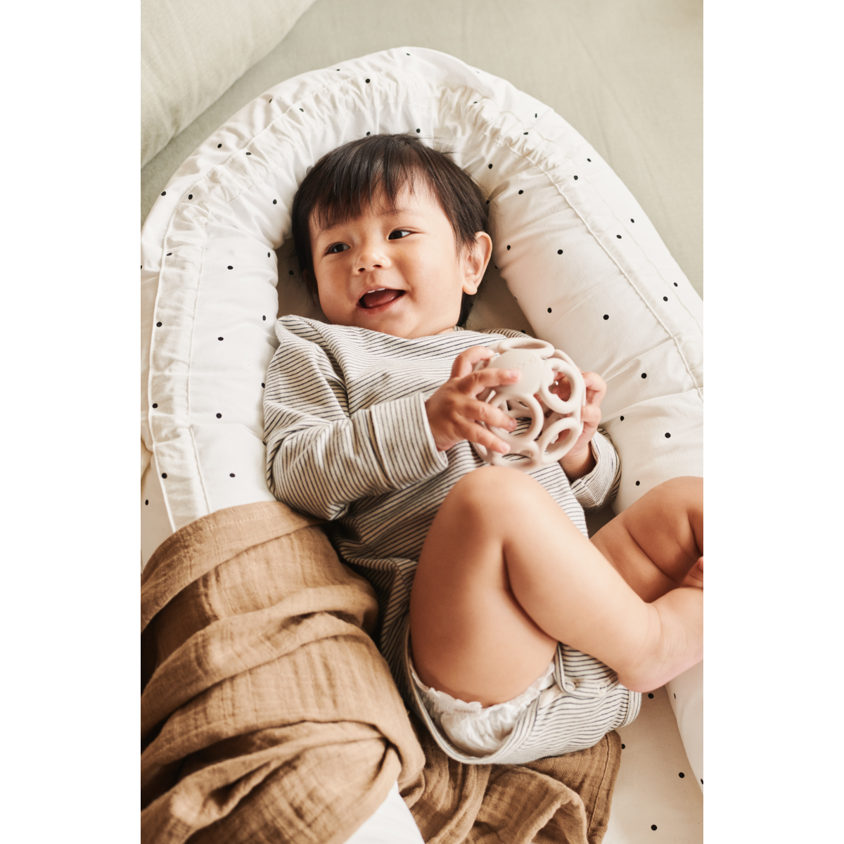 Liewood Jasmin teether ball - Sandy - TEETHER