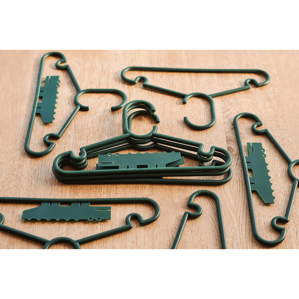 Liewood Falton Crocodile Hangers - Garden green - RACKS & HANGERS
