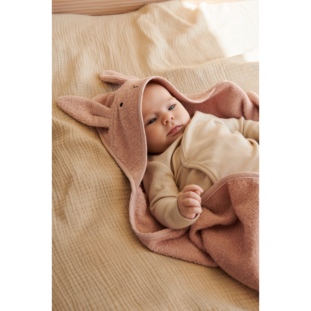 Liewood Albert Hooded Baby Towel - Rabbit rose - TOWEL / WASHCLOTH