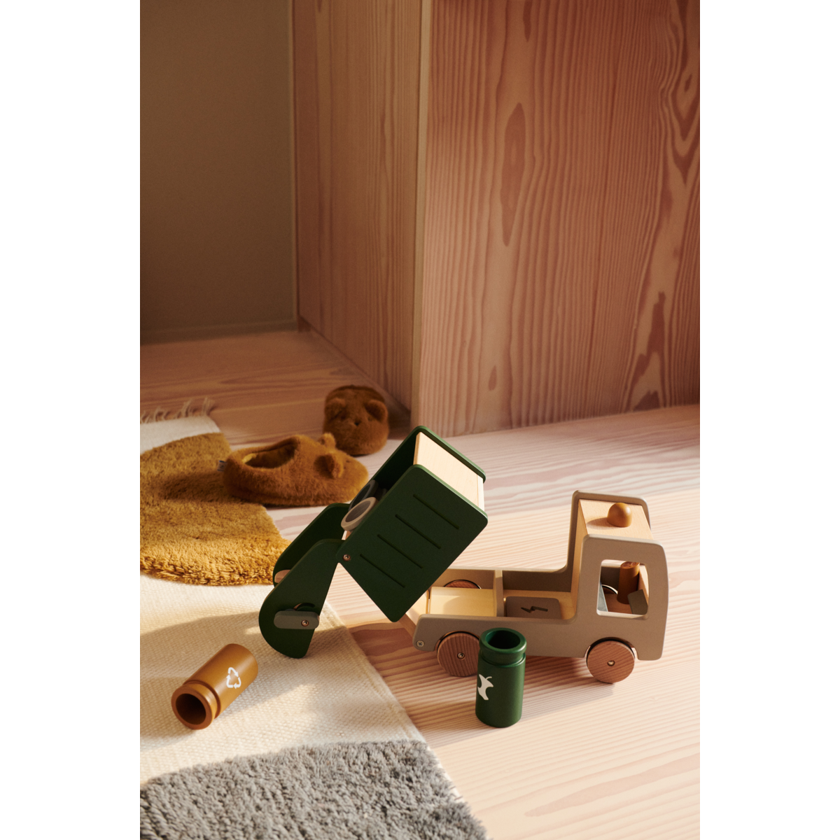 Liewood Irina Recycling Truck - Garden green multi mix - PRETEND PLAY