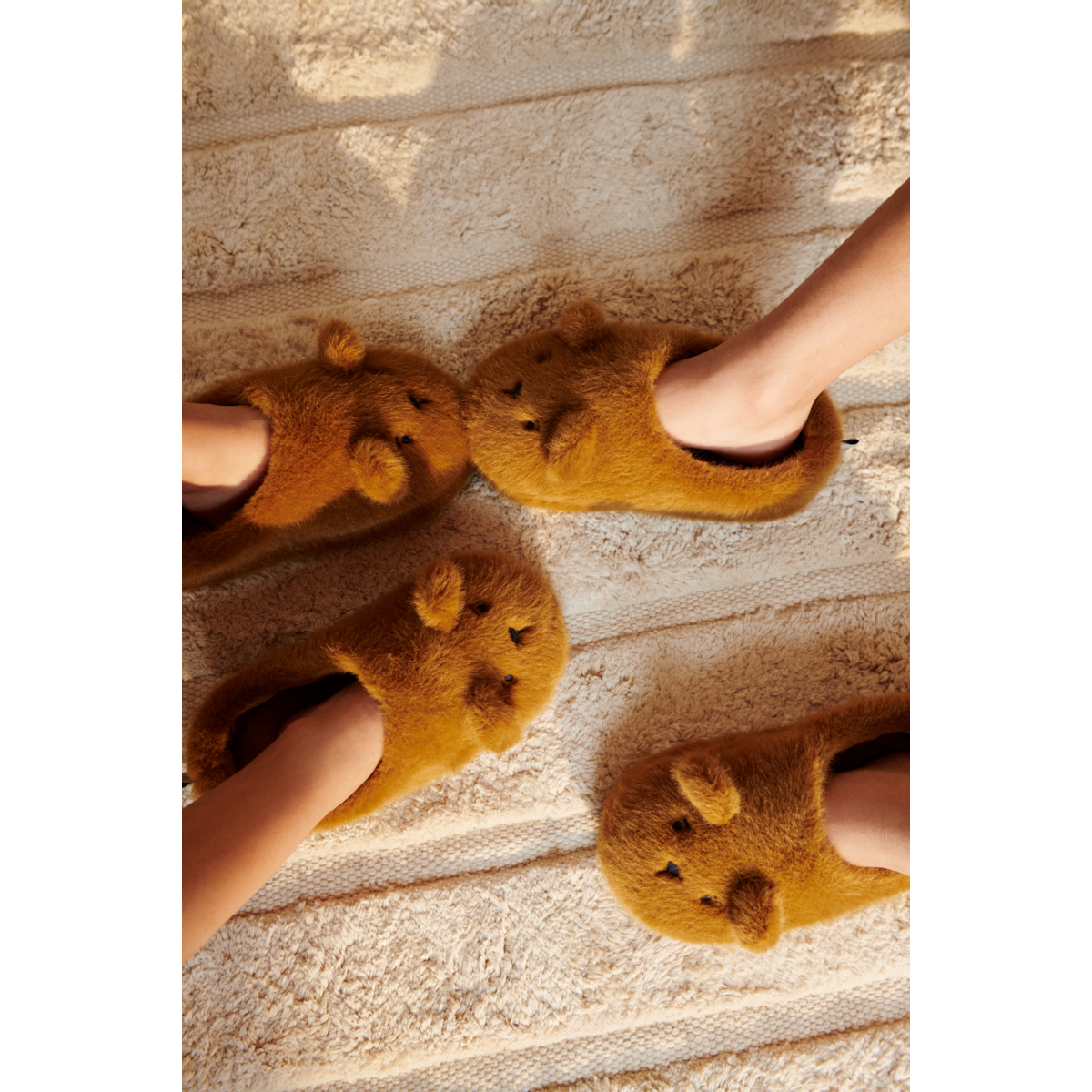 Liewood AVIAJA Bear Slippers - Golden caramel - INDOOR SLIPPERS