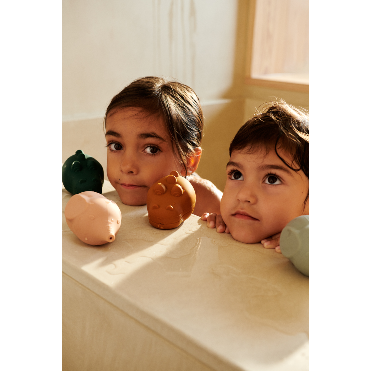 Liewood Carolina Squeezy Toy 4-Pack - Dove blue multi mix - BATH TOYS