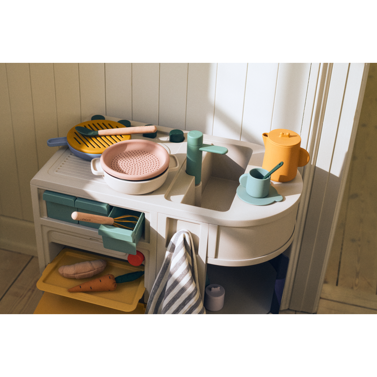Liewood ELIO Mealtime Play Set - Beach Blue Multi mix - PRETEND PLAY