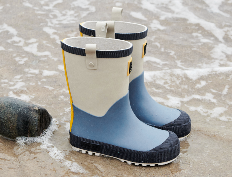 Snow white sales rain boots