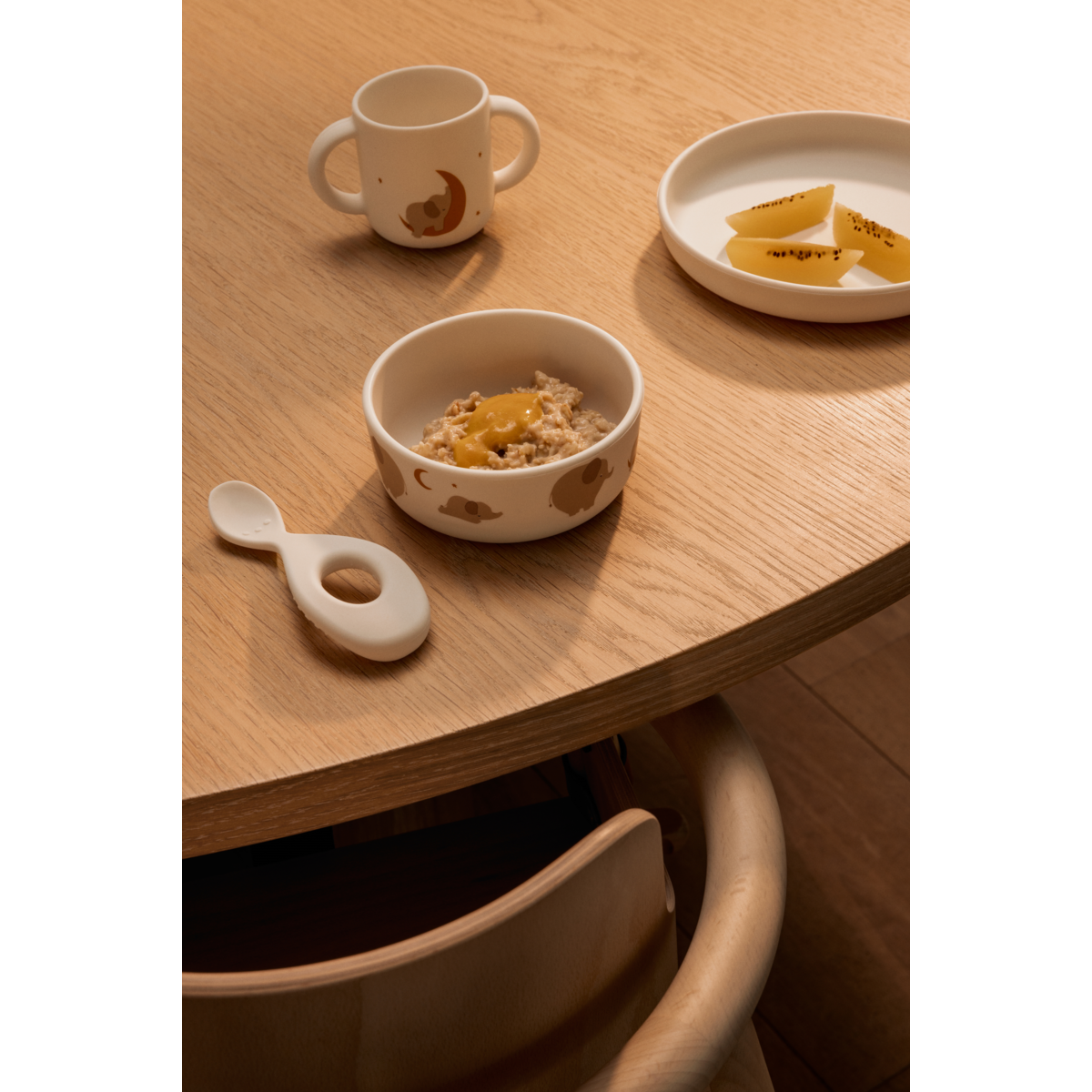 Vivi Silicone Tableware Set - Elephant / Creme de la creme