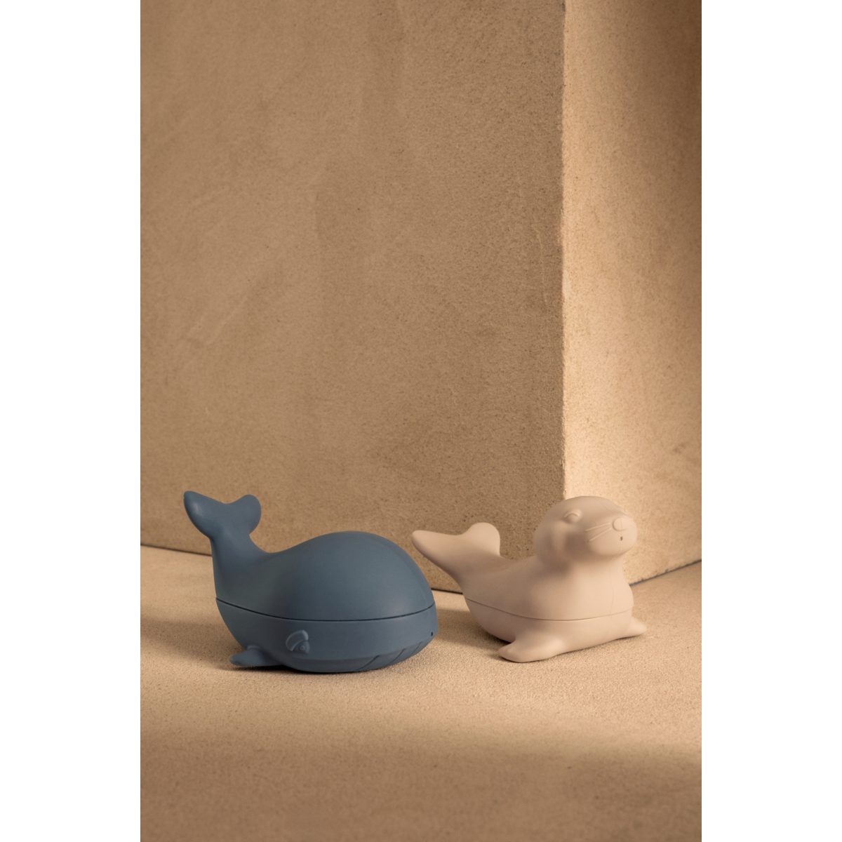 Liewood Duncan Floating Bath Toys - Whale blue / Sandy - BATH TOYS