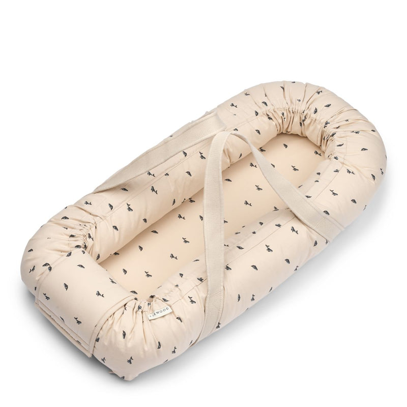 Liewood Gro Printed Baby Lift - Mini whale / Sandy - BABY LIFT