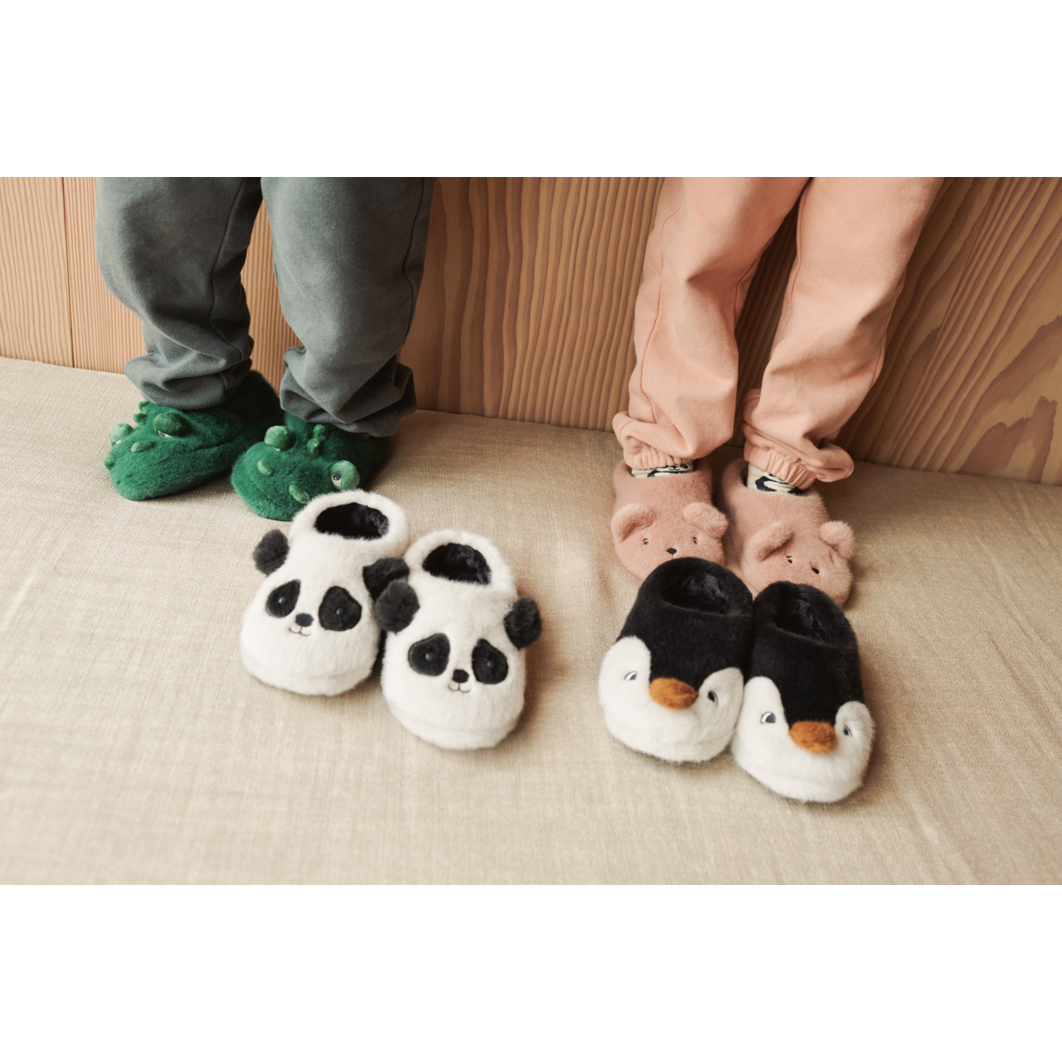 Liewood Aviaja Penguin Slippers - Sandy / Dark grey - INDOOR SLIPPERS