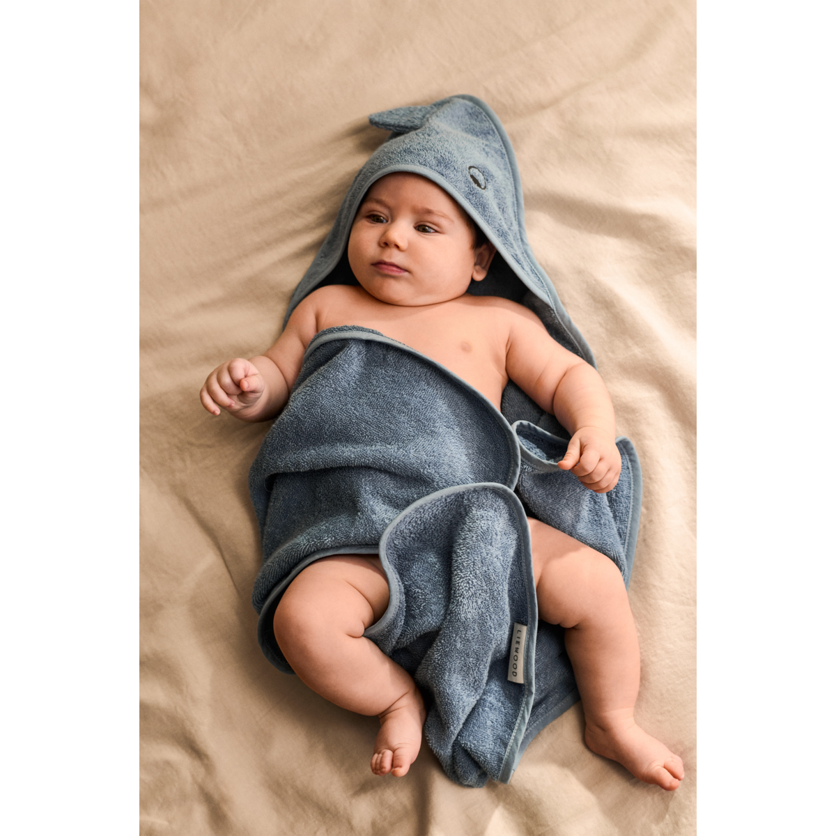 Liewood ALBERT baby hooded towel - Beach blue - TOWEL / WASHCLOTH