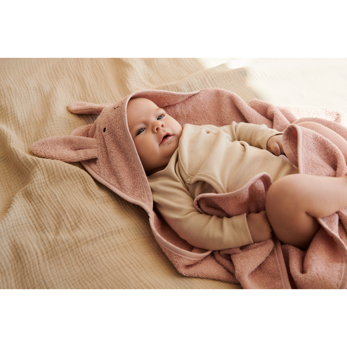 Liewood Albert Hooded Baby Towel - Rabbit rose - TOWEL / WASHCLOTH