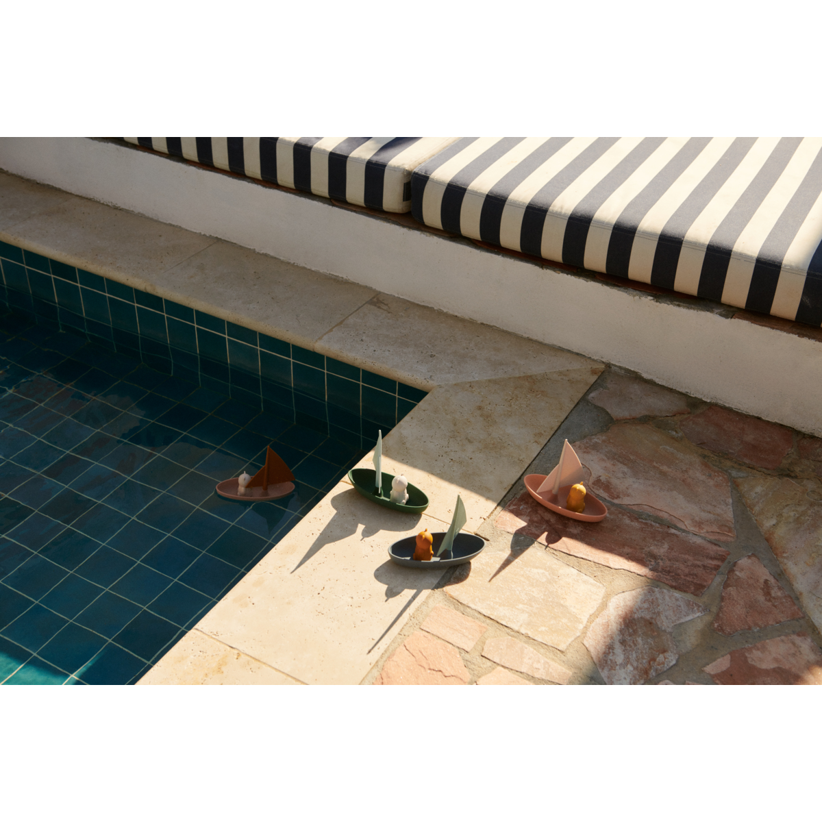 Liewood Ensley toy boats 2 pack - Whale blue multi mix - BATH TOYS