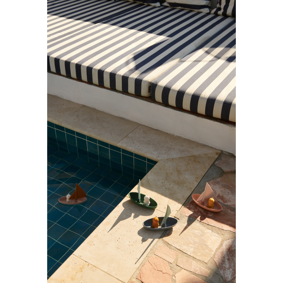 Liewood Ensley toy boats 2 pack - Whale blue multi mix - BATH TOYS